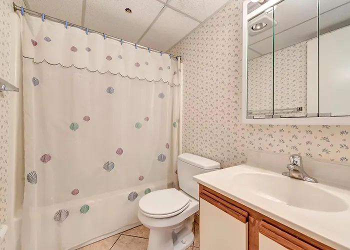 Ocean Front! Mid Town 2 Bedroom With Outdoor Pool In Sandpiper Dunes *