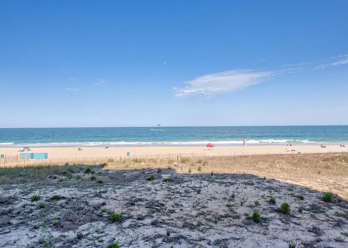 Ocean Front! Mid Town 2 Bedroom With Outdoor Pool In Sandpiper Dunes *